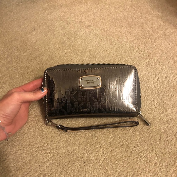 DO NOT PURCHASE NOT FOR SALE MK purse & wallet - Picture 7 of 8